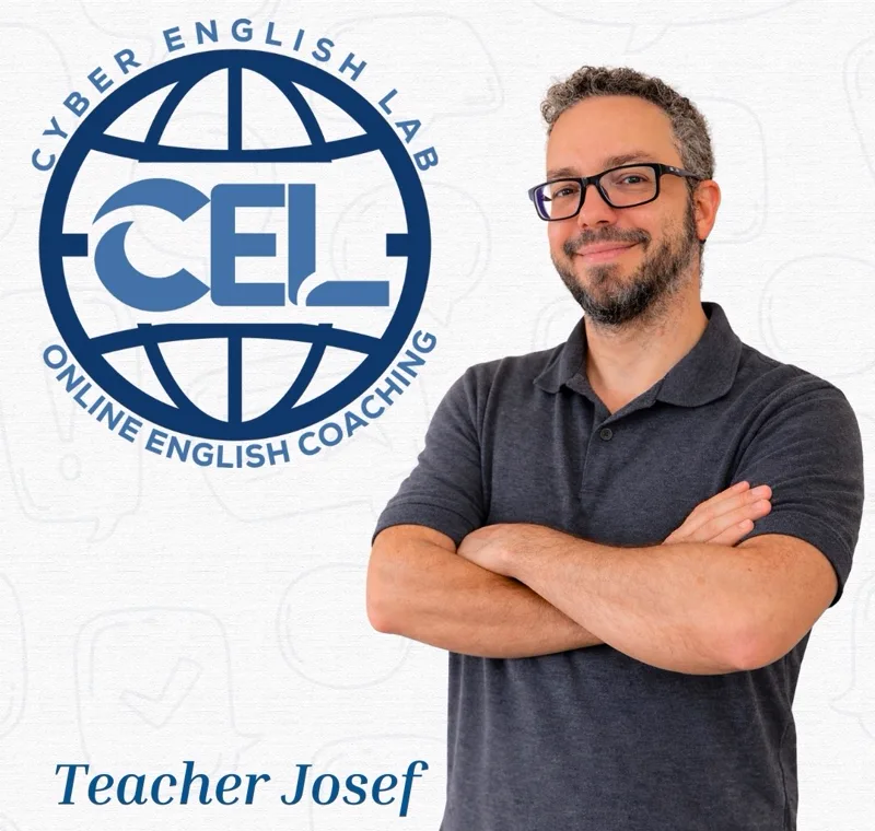 Teacher Josef ao lado do logo da Cyber English Lab.